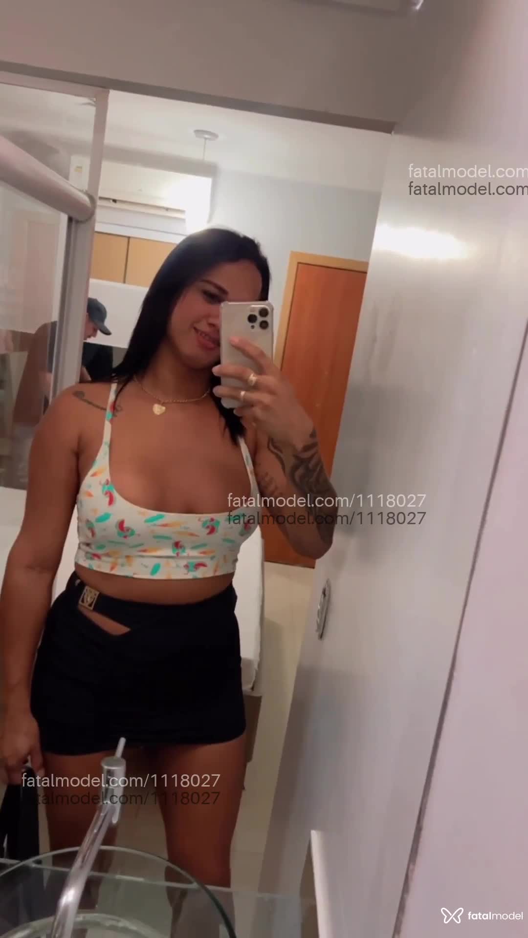 Acompanhante mulher trans com cabelo castanho de olhos castanhos em Goiânia - Agatha nandes