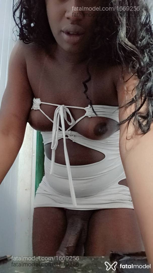 Acompanhante mulher trans com cabelo castanho de olhos mel em Teresópolis - Viviane