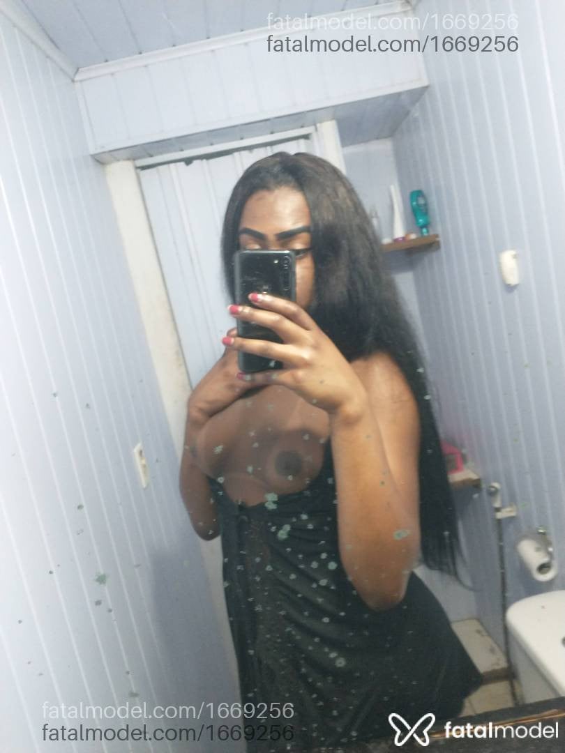 Acompanhante mulher trans com cabelo castanho de olhos mel em Teresópolis - Viviane