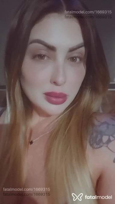 Acompanhante mulher loira (o) de olhos verdes em Ipatinga Acompanhante mulher loira (o) de olhos verdes em Ipatinga - Teodora