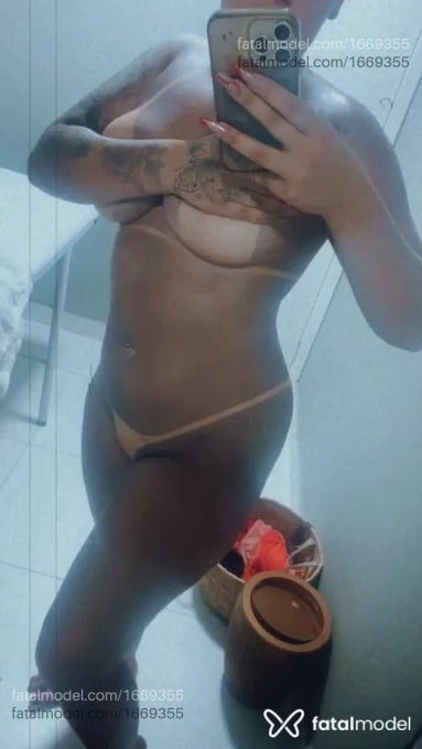 Acompanhante mulher morena (o) de olhos mel em Caldas Novas - Gaby Paulista