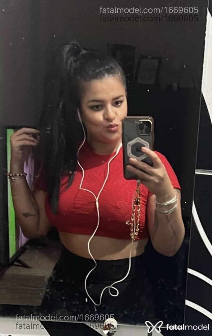 Acompanhante mulher morena (o) de olhos pretos - Alice Kyteler