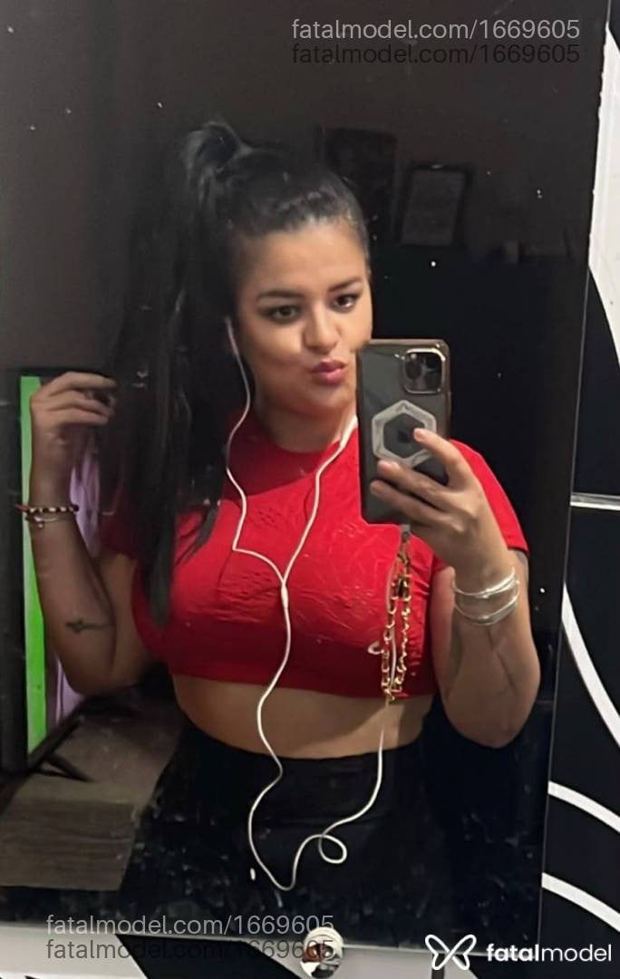 Acompanhante mulher morena (o) de olhos pretos - Alice Kyteler