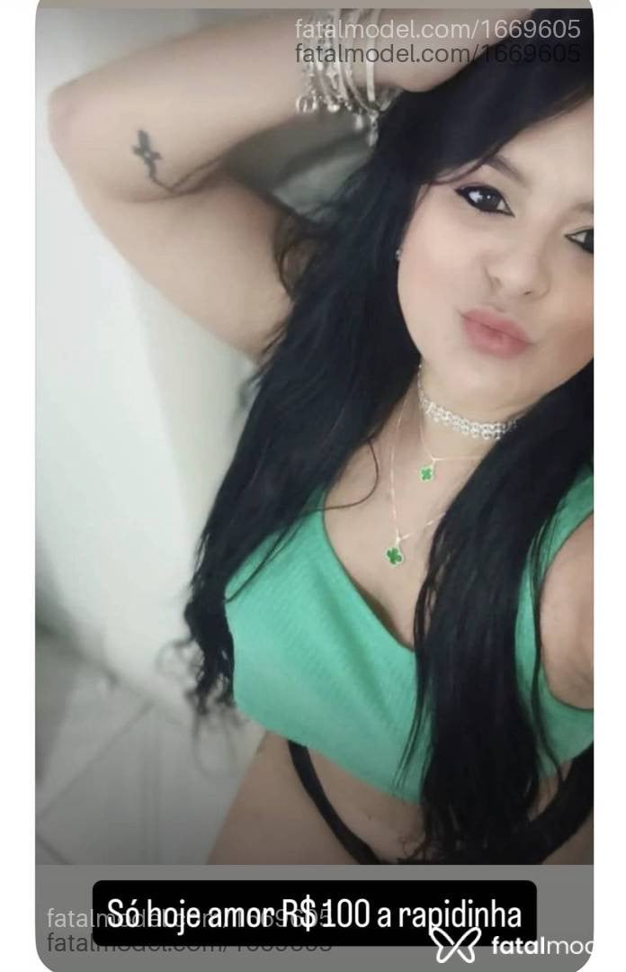 Acompanhante mulher morena (o) de olhos pretos - Manu Fontiny