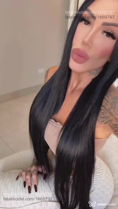 Acompanhante mulher morena (o) de olhos castanhos em Foz do Iguaçu - Cíntia Yang