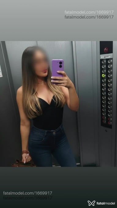 Acompanhante mulher com cabelo castanho de olhos castanhos - Tamires Acompanhante mulher com cabelo castanho de olhos castanhos - Tamires