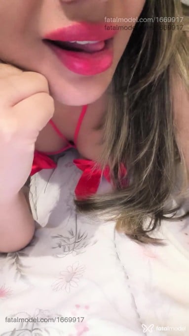 Acompanhante mulher com cabelo castanho de olhos castanhos em Maringá - Tamires