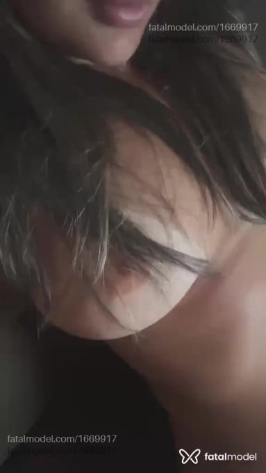 Acompanhante mulher com cabelo castanho de olhos castanhos em Maringá - Tamires