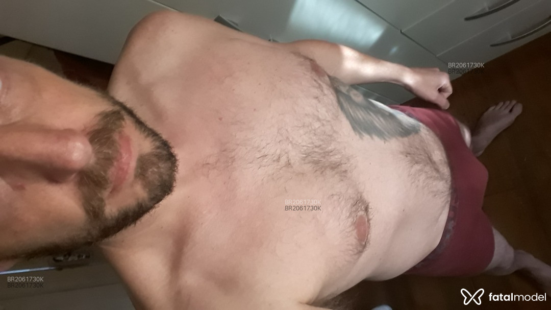 Acompanhante homem com cabelo castanho de olhos azuis - Vander Acompanhante homem com cabelo castanho de olhos azuis - Vander