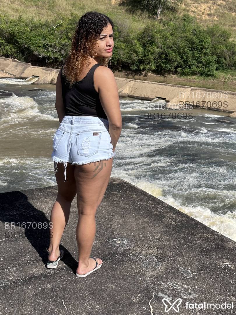 Acompanhante mulher com cabelo castanho de olhos castanhos em Teixeira de Freitas Acompanhante mulher com cabelo castanho de olhos castanhos em Teixeira de Freitas - Eliane