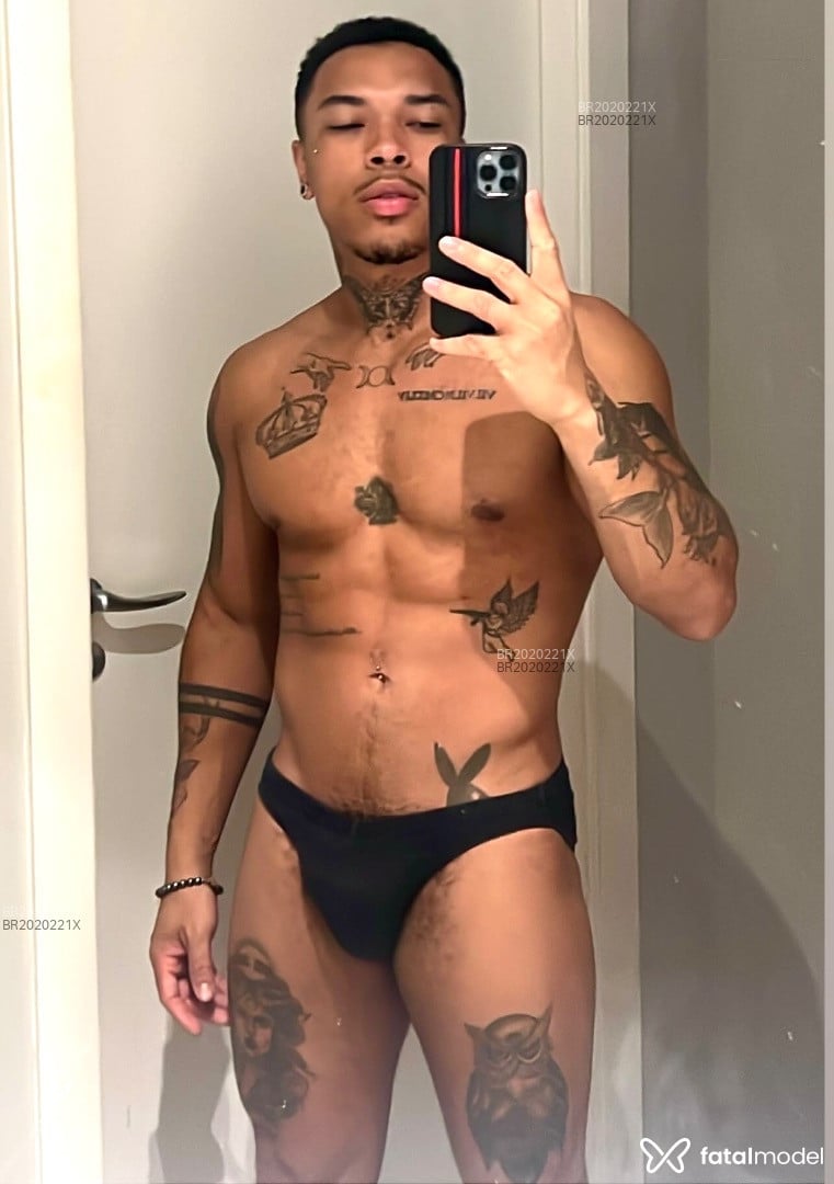 Acompanhante homem com cabelo castanho de olhos castanhos em São Paulo - Kaleb Lopes