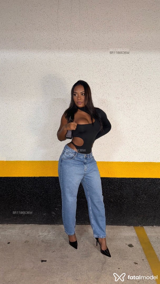 Acompanhante mulher com cabelo castanho de olhos castanhos em São Paulo - Bartira luz