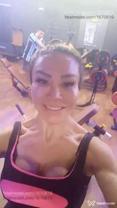 Acompanhante mulher trans com cabelo castanho de olhos castanhos em Porto Alegre Acompanhante mulher trans com cabelo castanho de olhos castanhos em Porto Alegre - Karen rodrigues