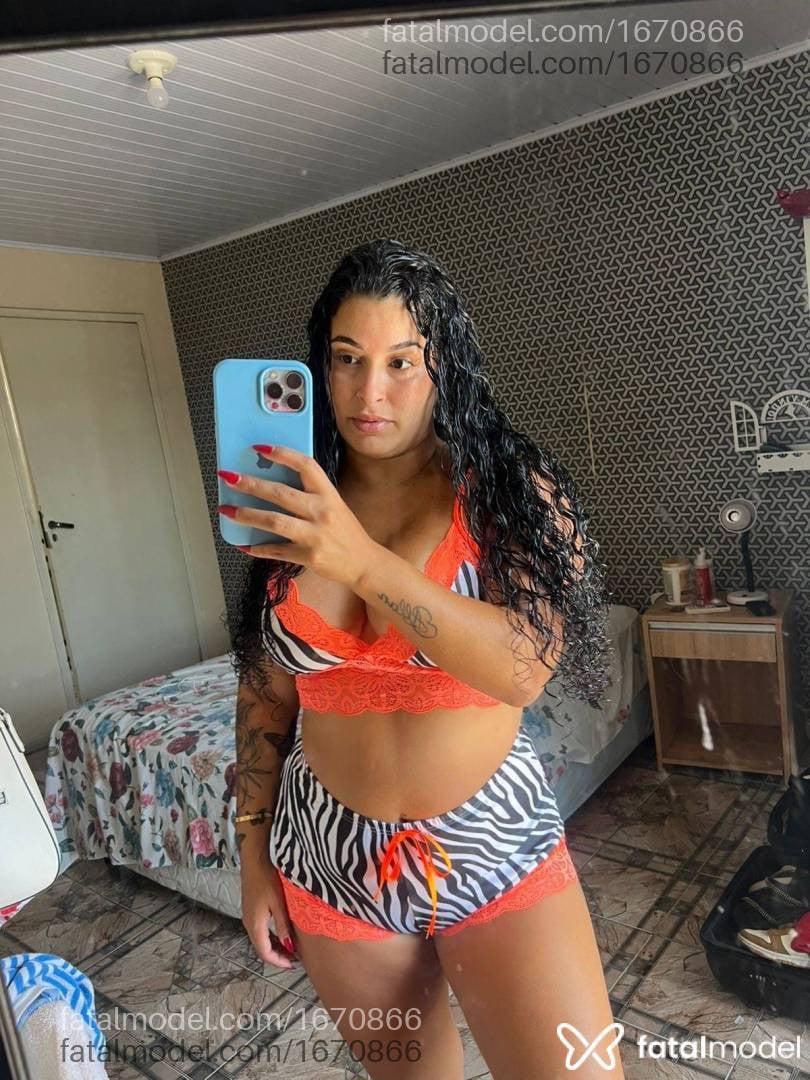 Acompanhante mulher morena (o) de olhos pretos - Mayara Lopes