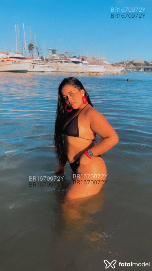 Acompanhante mulher com cabelo castanho de olhos castanhos - Mirella Dias Acompanhante mulher com cabelo castanho de olhos castanhos - Mirella Dias