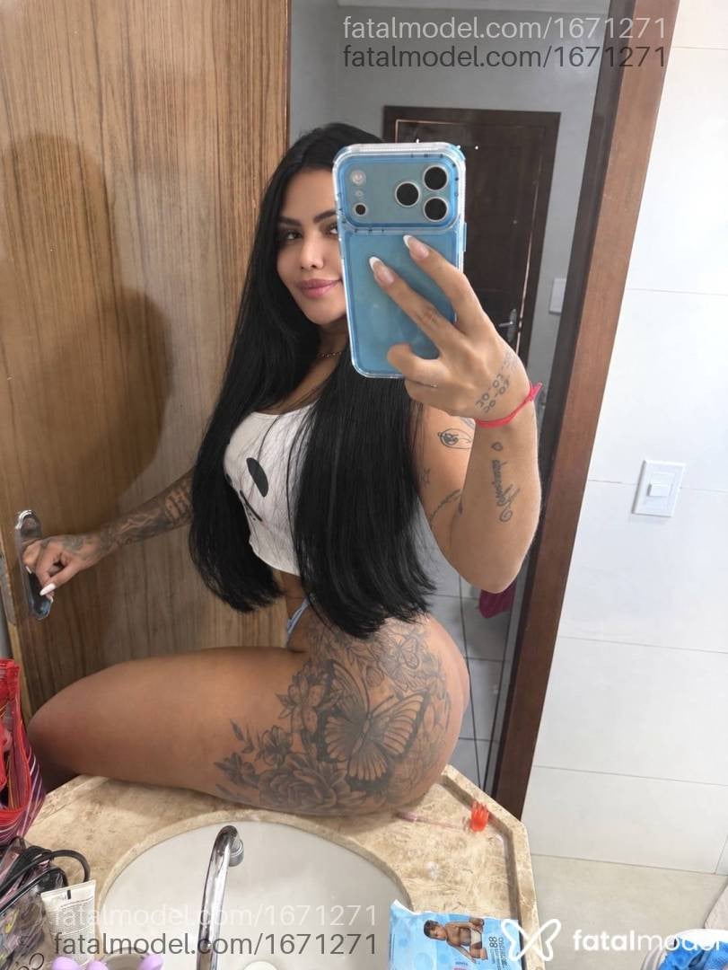 Acompanhante mulher morena (o) de olhos castanhos - Danny