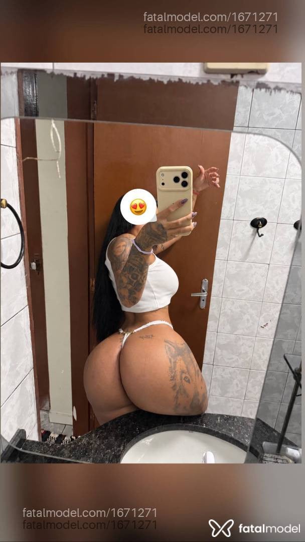 Acompanhante mulher morena (o) de olhos castanhos - Danny