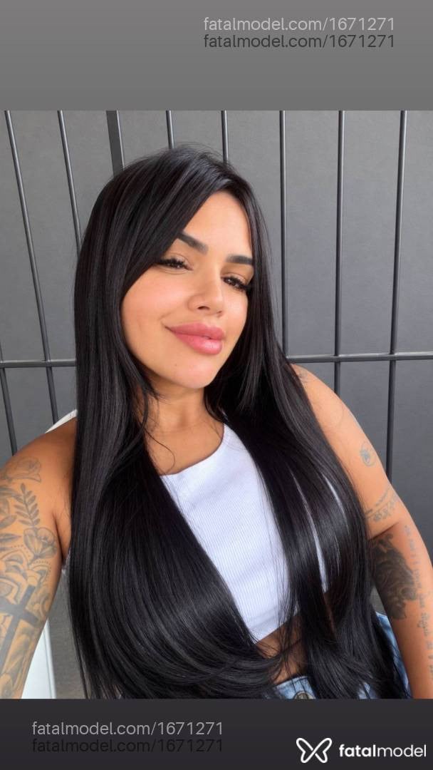Acompanhante mulher morena (o) de olhos castanhos - Danny