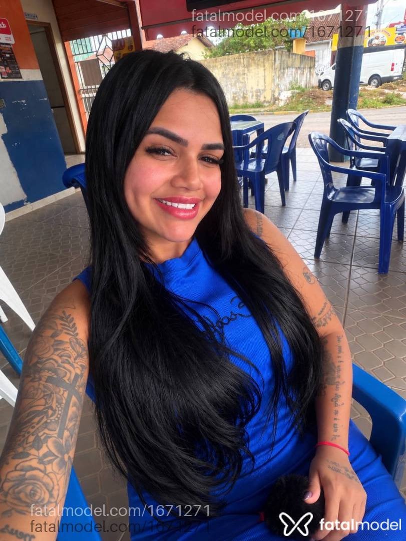 Acompanhante mulher morena (o) de olhos castanhos - Danny