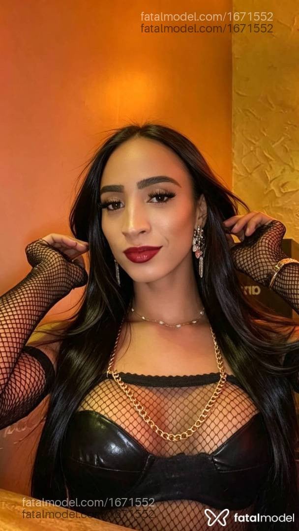 Acompanhante travesti com cabelo castanho de olhos castanhos - Michelly Alves