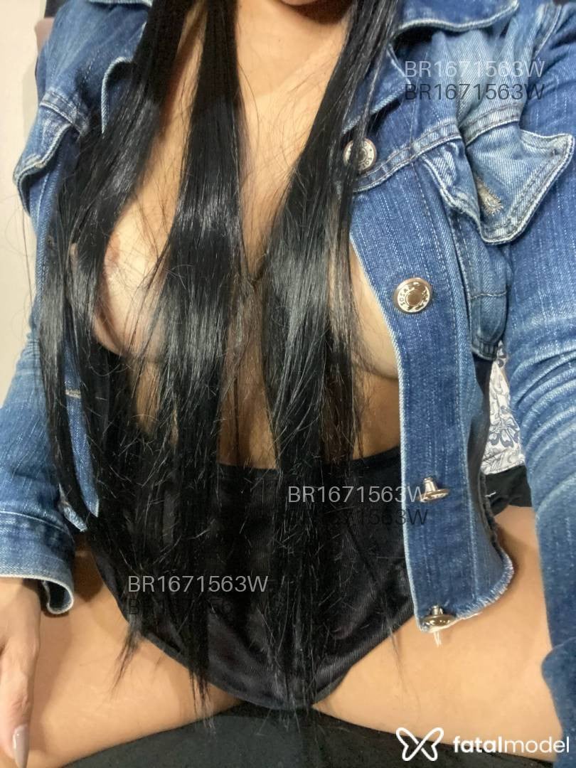 Acompanhante mulher com cabelo castanho de olhos castanhos em Balneário Camboriú - Safira