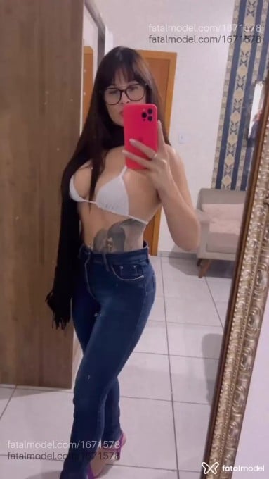 Acompanhante mulher com cabelo castanho de olhos pretos em Vacaria - Luiza