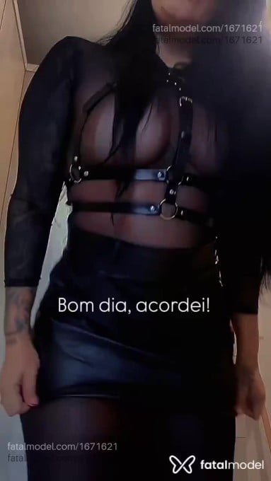 Acompanhante mulher morena (o) de olhos castanhos - Maitê Blawn Acompanhante mulher morena (o) de olhos castanhos - Maitê Blawn