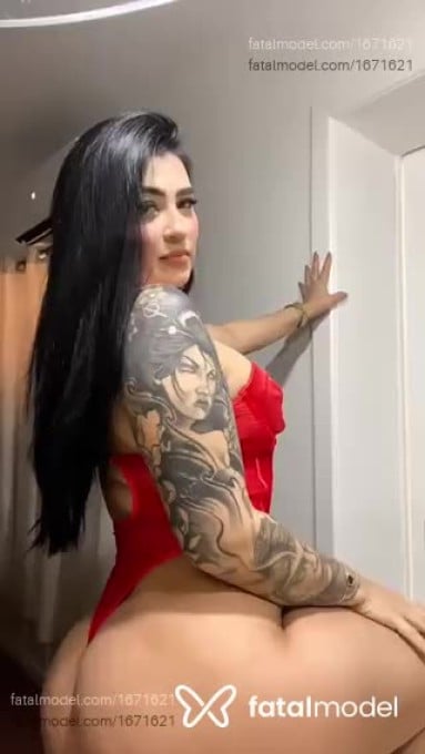 Acompanhante mulher morena (o) de olhos castanhos - Maitê Blawn Acompanhante mulher morena (o) de olhos castanhos - Maitê Blawn
