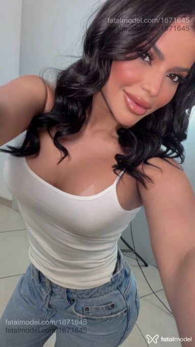 Acompanhante mulher com cabelo castanho de olhos castanhos - Amanda Acompanhante mulher com cabelo castanho de olhos castanhos - Amanda