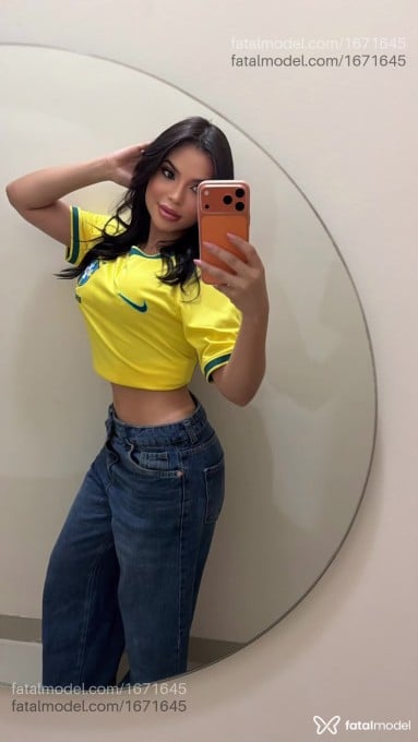 Acompanhante mulher com cabelo castanho de olhos castanhos - Amanda Acompanhante mulher com cabelo castanho de olhos castanhos - Amanda