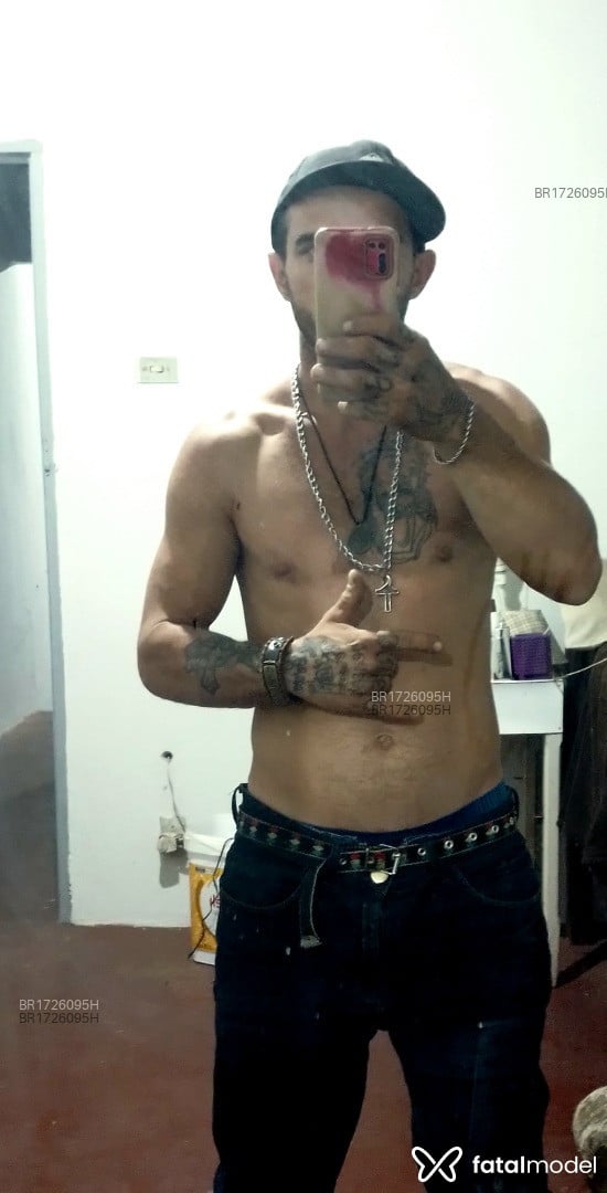 Acompanhante homem morena (o) de olhos castanhos em Uberlândia - Ricardo