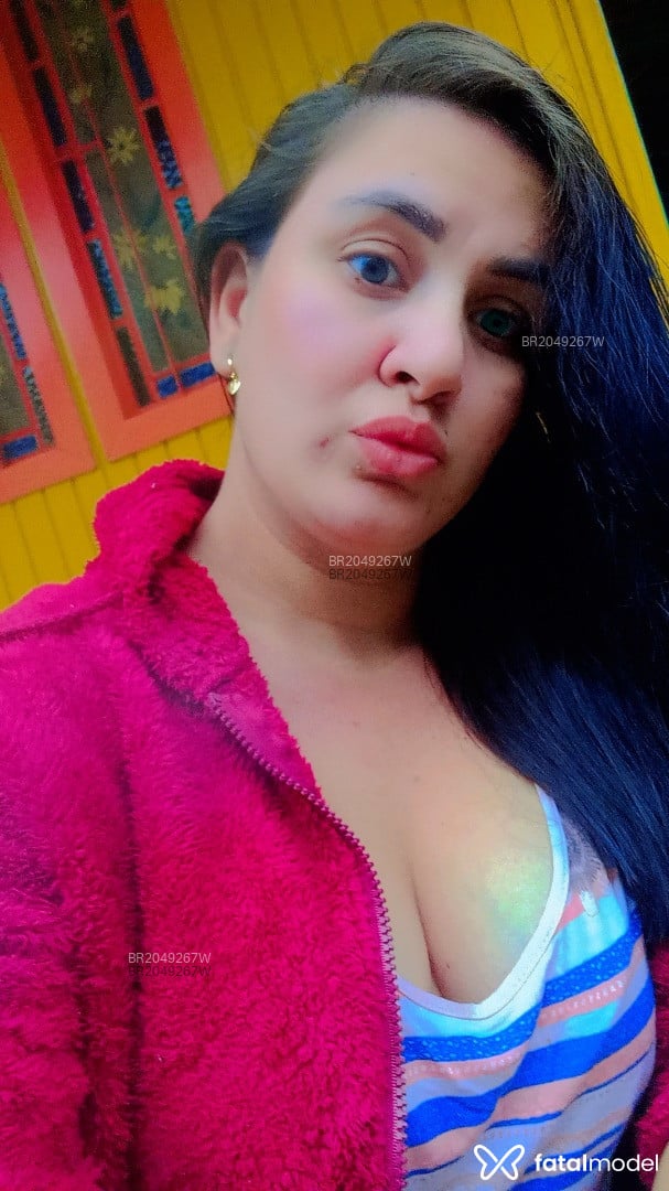 Acompanhante mulher com cabelo castanho de olhos castanhos em Chapecó - Thais