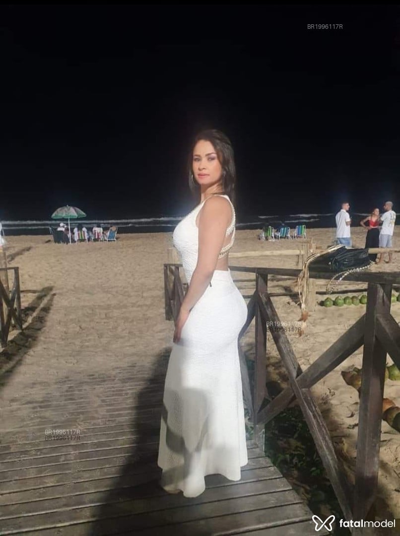 Acompanhante mulher morena (o) de olhos verdes em Balneário Camboriú - Elisângela
