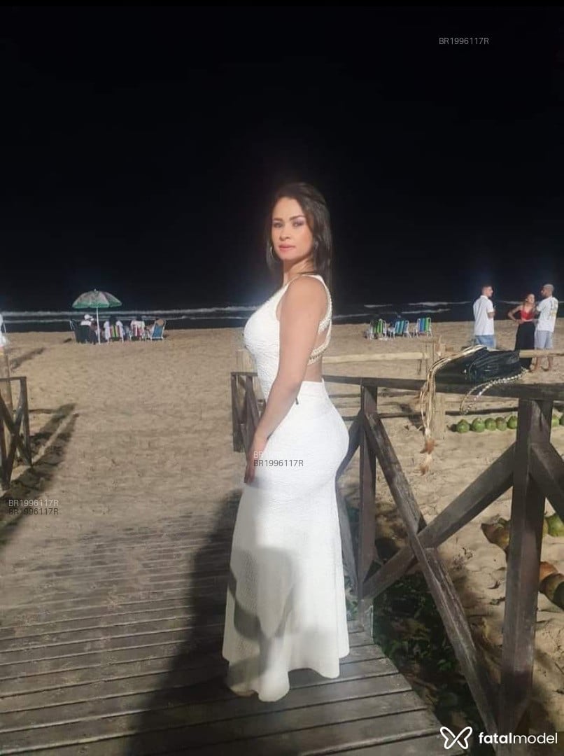 Acompanhante mulher morena (o) de olhos verdes em Balneário Camboriú - Elisângela