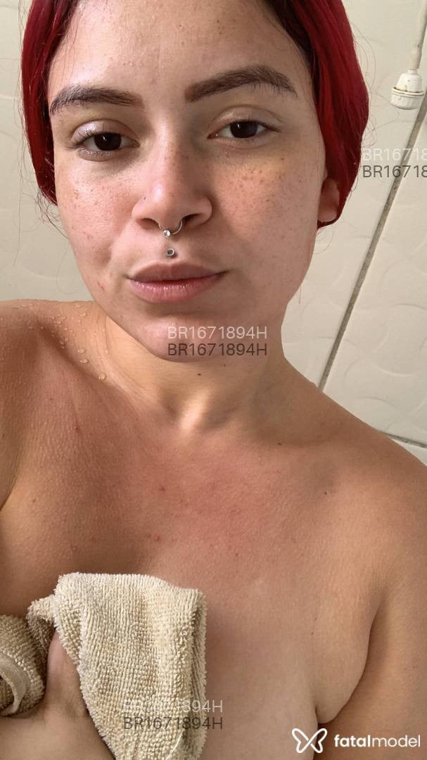 Acompanhante mulher ruiva (o) de olhos castanhos em São Paulo Acompanhante mulher ruiva (o) de olhos castanhos em São Paulo - Tata vermelha
