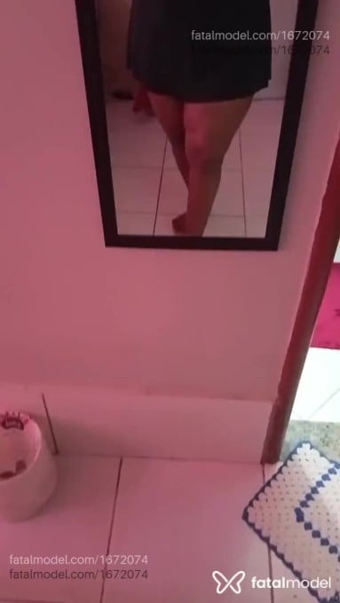 Acompanhante mulher com cabelo grisalho de olhos pretos - Mayara Silva