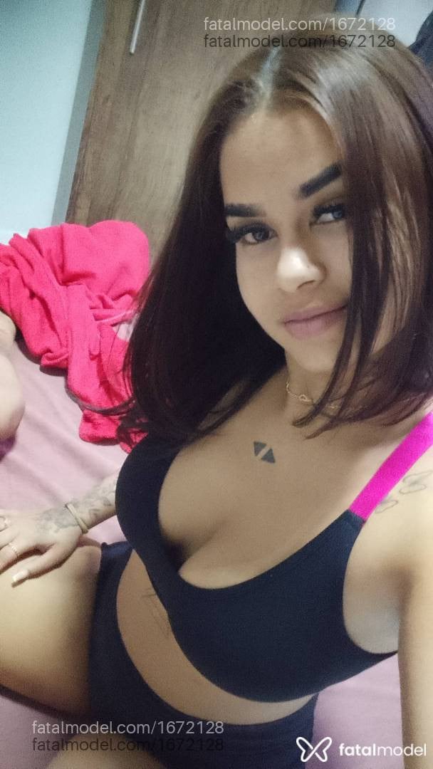 Acompanhante mulher com cabelo castanho de olhos mel - Alexandra