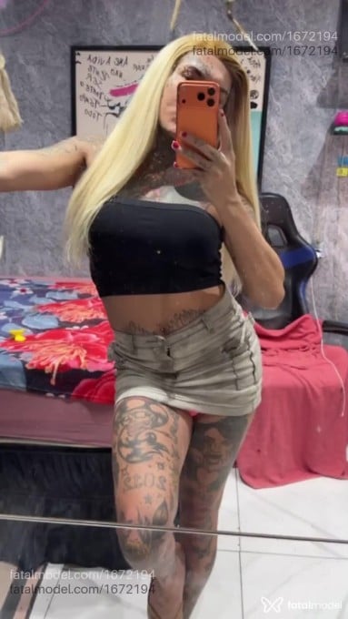 Acompanhante mulher trans loira (o) de olhos castanhos em Virtual - Scarlet