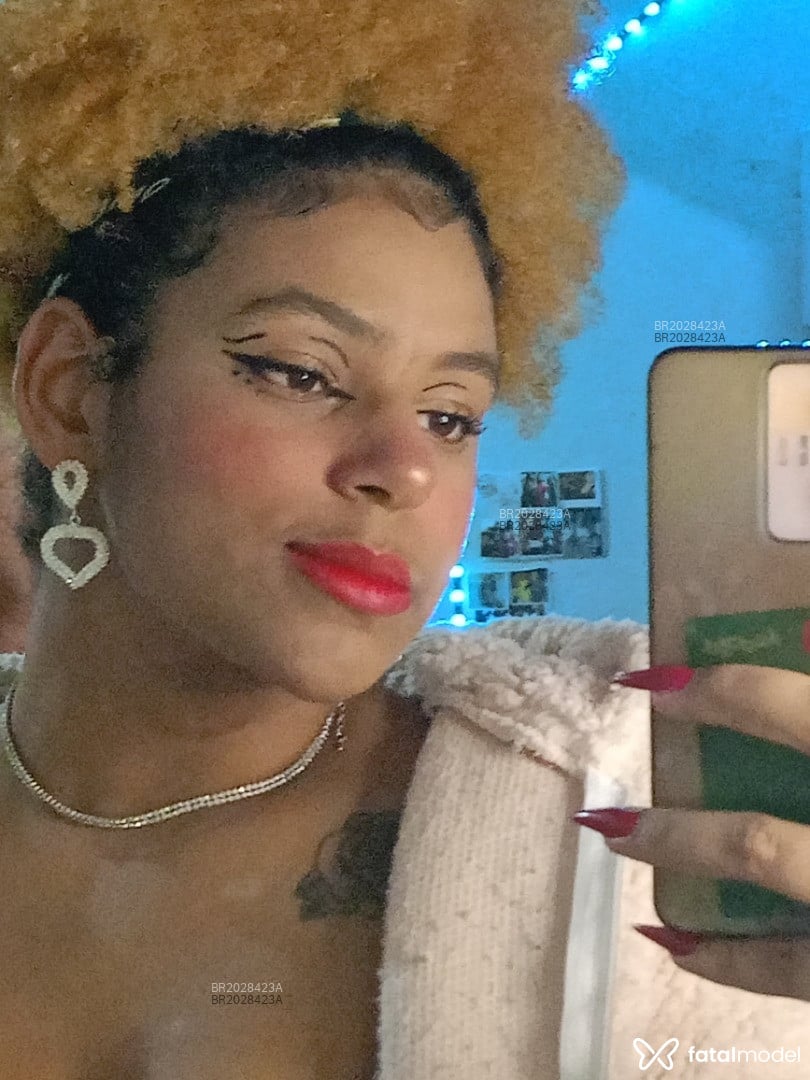 Acompanhante mulher com cabelo castanho de olhos castanhos em São Paulo Acompanhante mulher com cabelo castanho de olhos castanhos em São Paulo - Capitã Ane