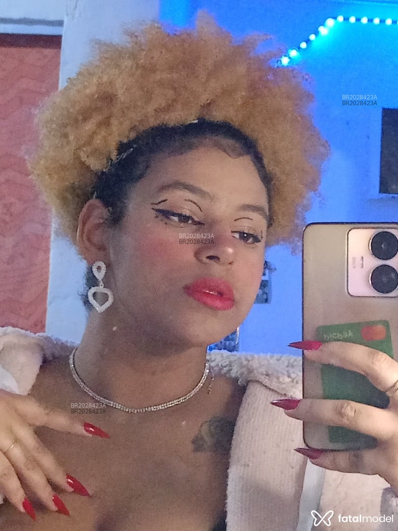 Acompanhante mulher com cabelo castanho de olhos castanhos em São Paulo Acompanhante mulher com cabelo castanho de olhos castanhos em São Paulo - Capitã Ane