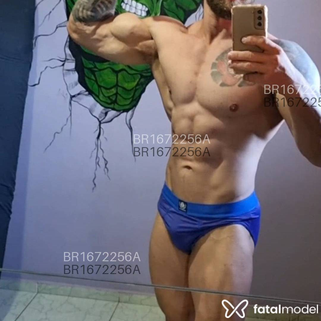 Acompanhante homem com cabelo castanho de olhos verdes em Virtual Acompanhante homem com cabelo castanho de olhos verdes em Virtual - Bryan Lima