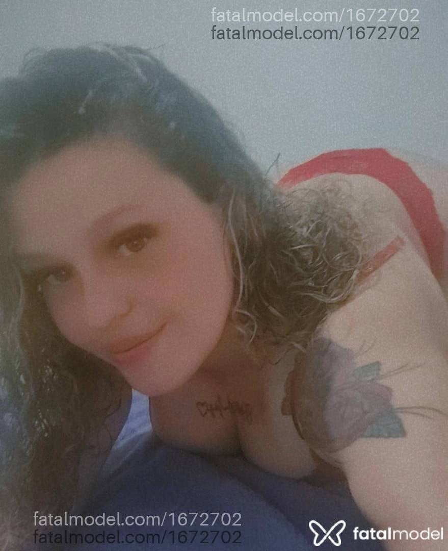 Acompanhante mulher com cabelo castanho de olhos mel - Mila Oliveira