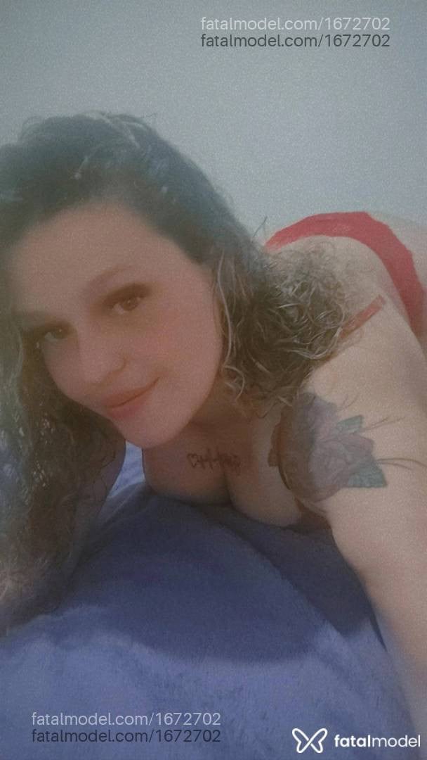 Acompanhante mulher com cabelo castanho de olhos mel - Mila Oliveira