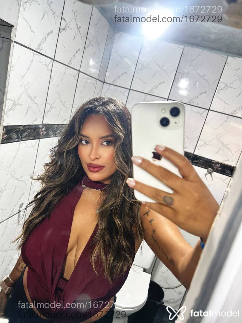 Acompanhante mulher com cabelo castanho de olhos castanhos em Foz do Iguaçu - Aninha Diniz