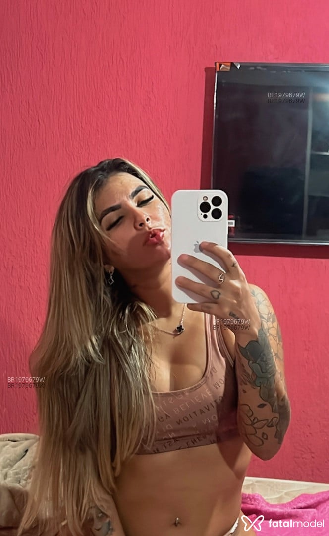 Acompanhante mulher loira (o) de olhos pretos em Virtual - Liz Silva