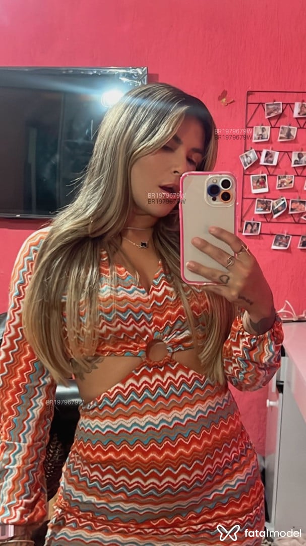 Acompanhante mulher loira (o) de olhos pretos em Virtual - Liz Silva