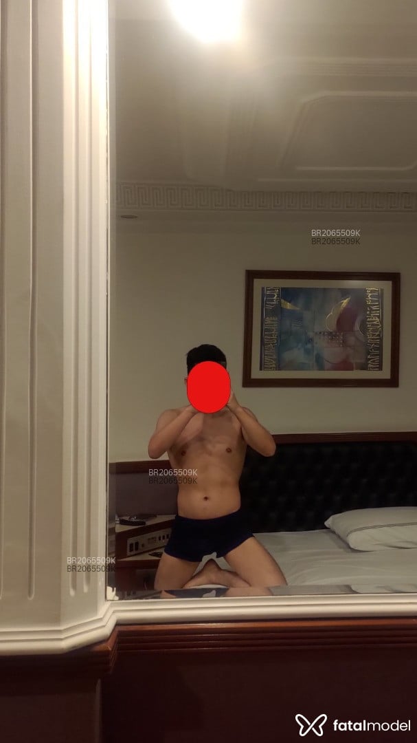 Acompanhante homem morena (o) de olhos castanhos - Daniel Yasuhiko