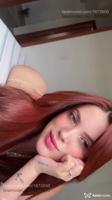 Acompanhante mulher ruiva (o) de olhos verdes - ísis Macedo Acompanhante mulher ruiva (o) de olhos verdes - ísis Macedo