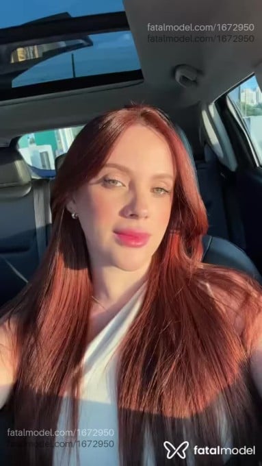 Acompanhante mulher ruiva (o) de olhos verdes - ísis Macedo Acompanhante mulher ruiva (o) de olhos verdes - ísis Macedo