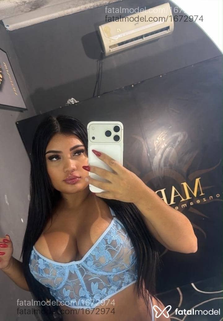 Acompanhante mulher morena (o) de olhos castanhos - Maya